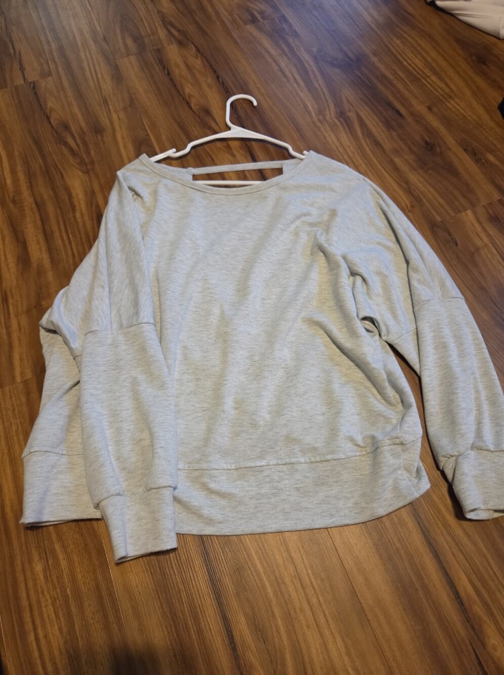 Oster Heather Light Gray Scoop-Neck Pullover Sweater